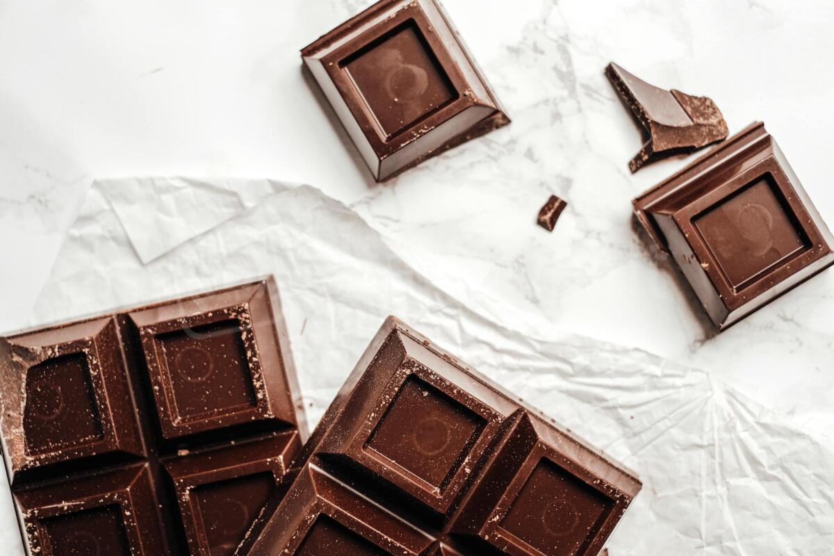 La Regina del Cioccolato, a Cattolica arriva "Ciocopapà" - Photo by Vie Studio on <a href="https://www.pexels.com/photo/chocolate-bars-on-white-paper-6167329/" rel="nofollow">Pexels.com</a>