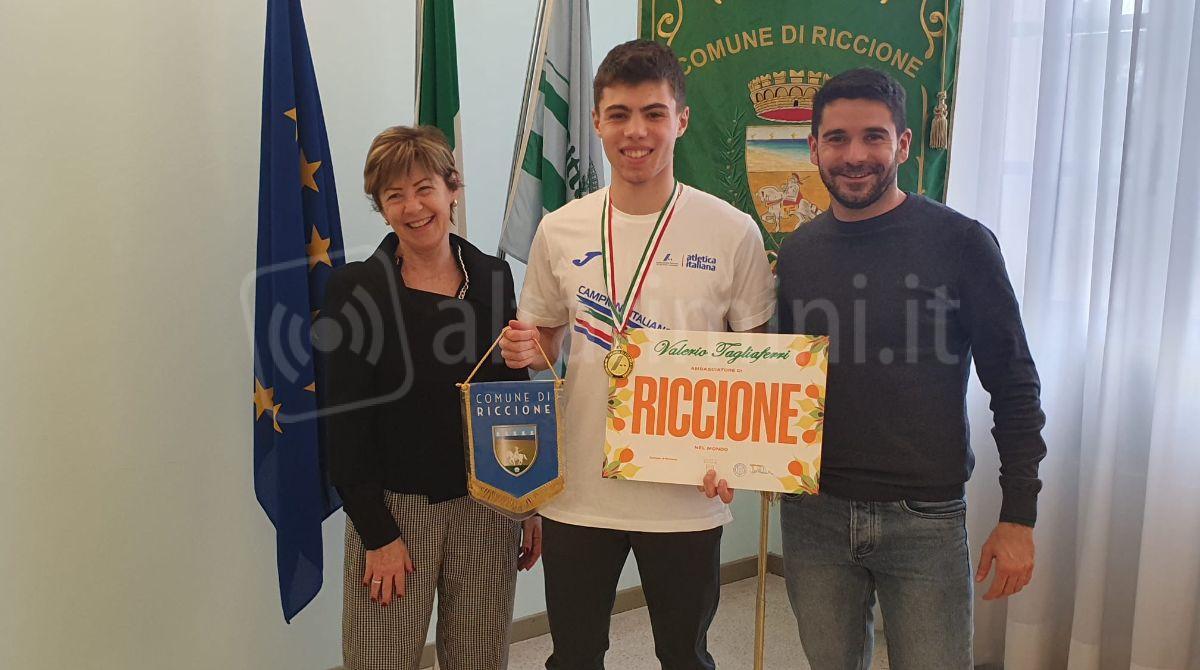 Valerio Tagliaferri, giovane campione di atletica, è Ambasciatore di Riccione nel mondo - La premiazione