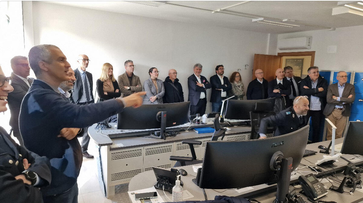 Sindaco "cicerone" illustra il nuovo centro operativo di Polizia Locale - 