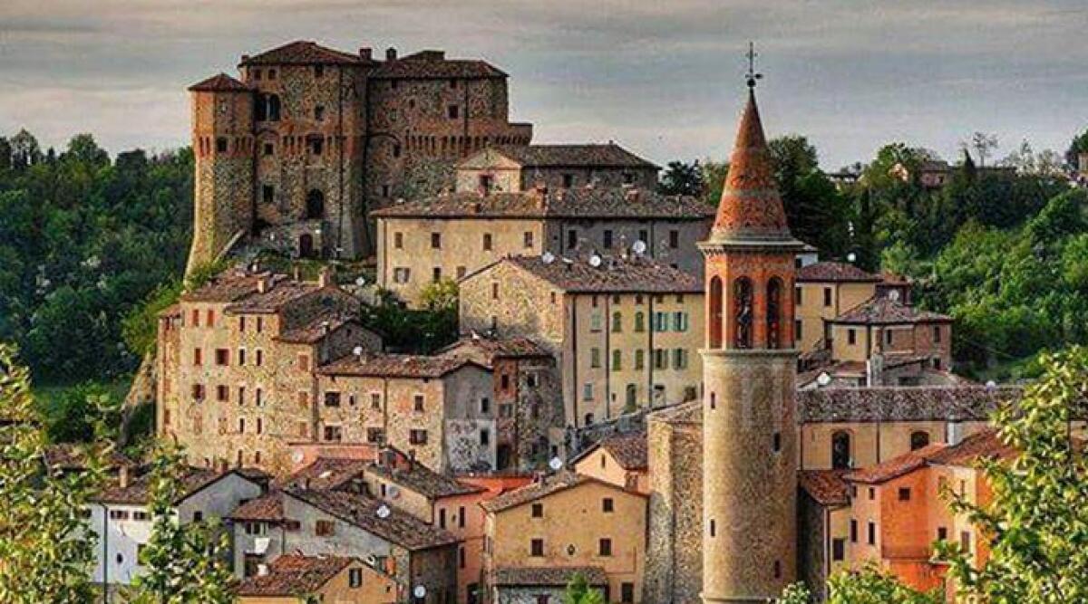 Sant’Agata Feltria: tra favole, tartufi e cultura, il successo di una destinazione in crescita - Il borgo antico di Sant'Agata Feltria