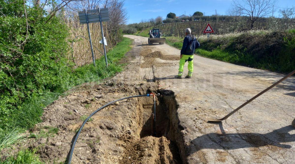 Coriano, proseguono i lavori alle condotte idriche di Passano - Lavori in corso a Passano