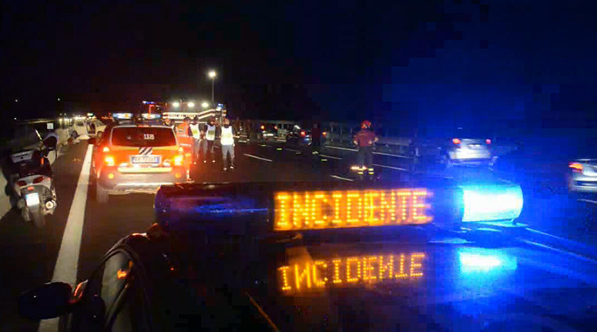 Pullman coinvolto in incidente su A1, morto un passeggero - Foto di repertorio
