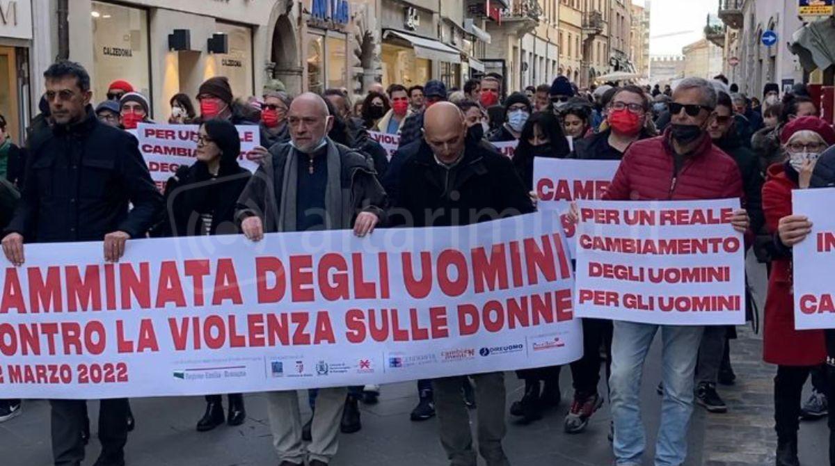 Terza edizione per la "Camminata degli uomini" a Rimini: per dire "no" alla violenza sulle donne - Uno scatto dalla precedente edizione