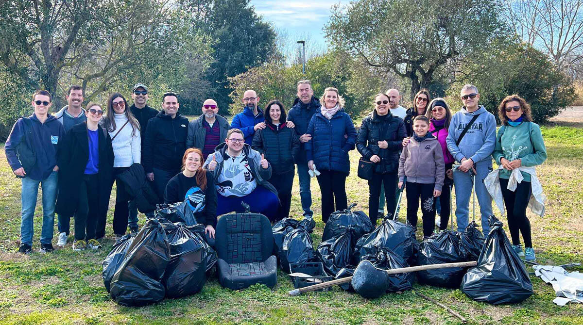 Riccione, volontari e sportivi insieme per pulire dai rifiuti il Parco della Resistenza - 