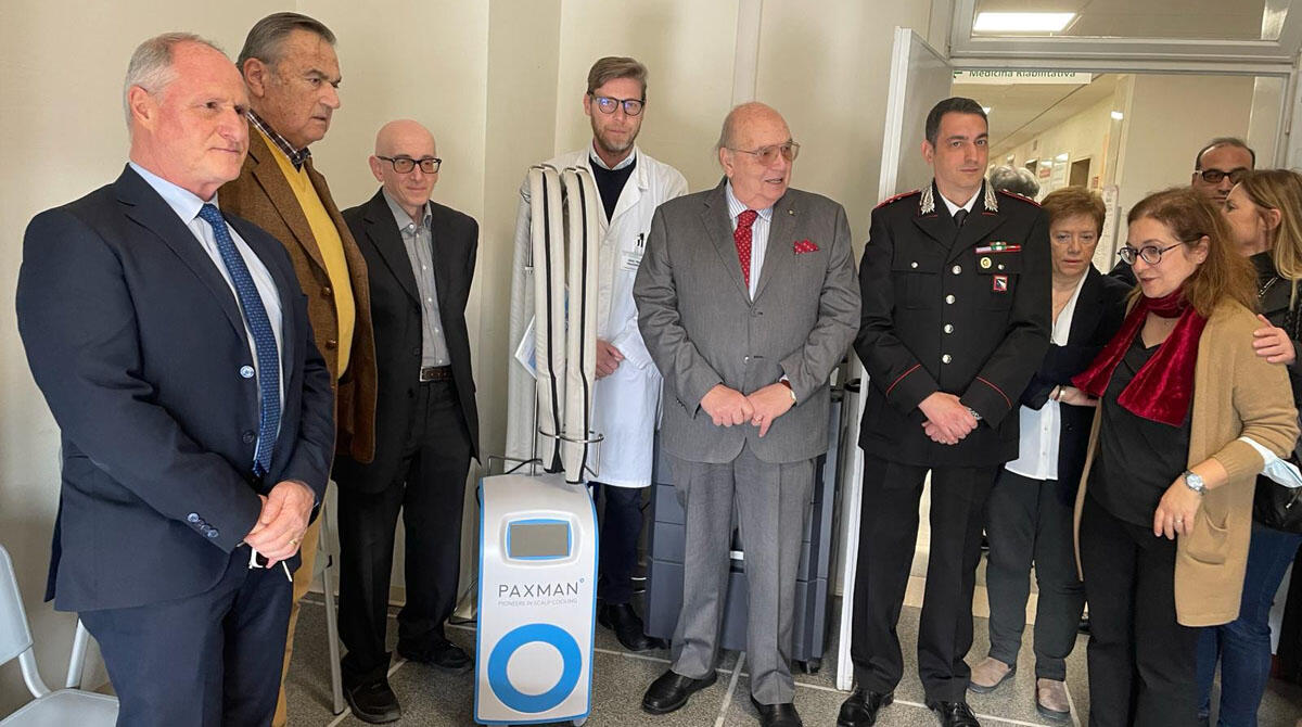 Novafeltria, donato casco innovativo all'ospedale: un aiuto alle donne in terapia oncologica - Un momento dell'inaugurazione di Paxman