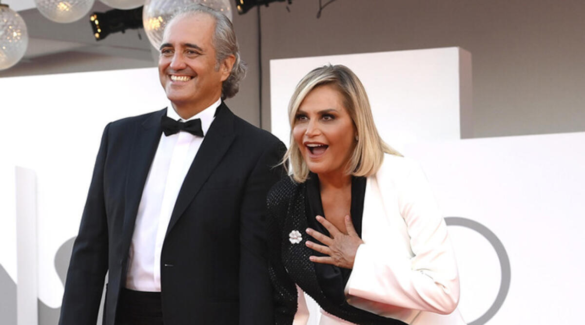 Simona Ventura e Giovanni Terzi, nozze da sogno a Rimini: mille invitati al Grand Hotel - Giovanni Terzi e Simona Ventura, foto Ansa