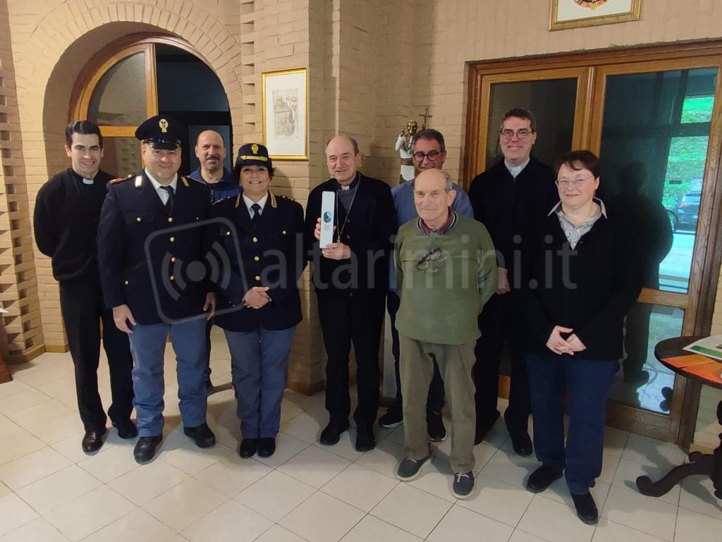 La consegna al Vescovo della Diocesi San Marino Montefeltro Andrea Turazzi