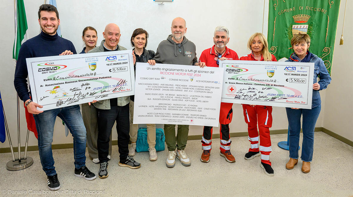 11.000 euro alla Croce Rossa: la generosità degli appassionati di motori - PH CASALBONI