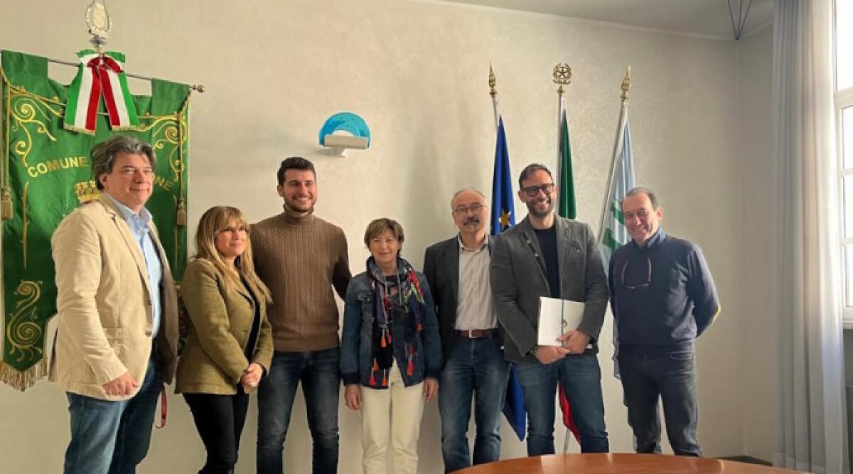 A Riccione affitti brevi sotto la lente: in arrivo più controlli e convenzione con Airbnb - La sindaca Daniela Angelini con Federalberghi