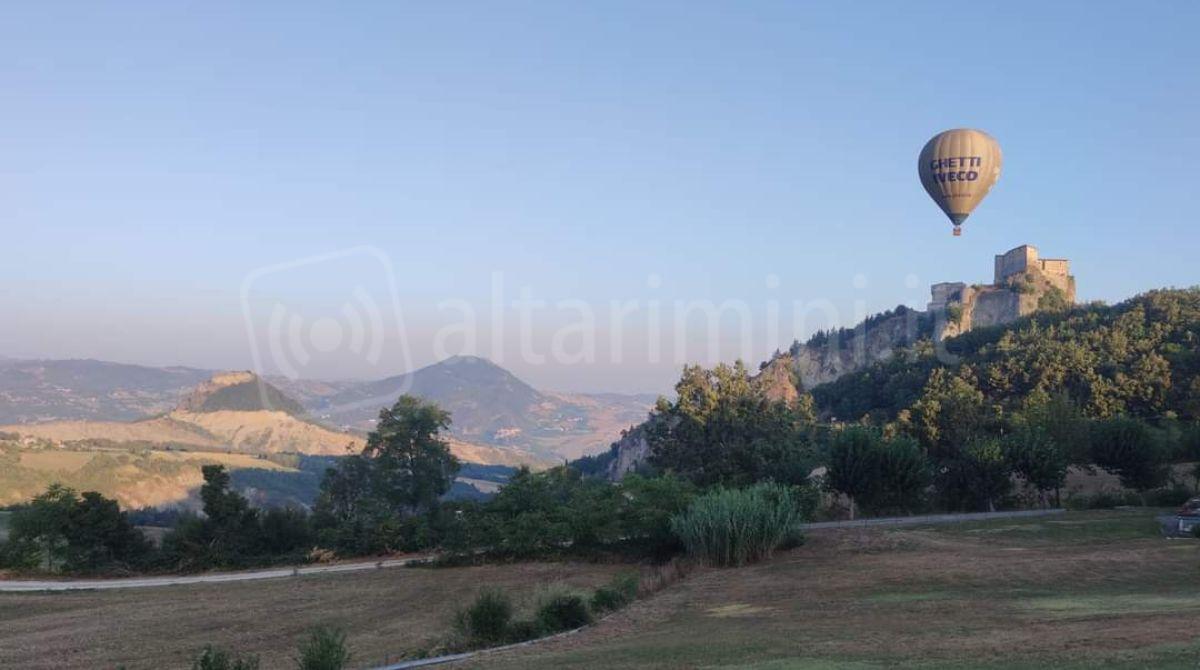 Tutti con il naso all'insù: torna Valmarecchia in Mongolfiera -