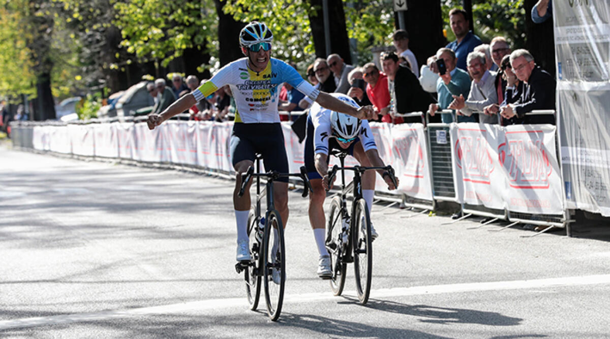 G.P. Colli Marignanesi, Andrea Donati batte al fotofinish Jan Podaril - L'arrivo