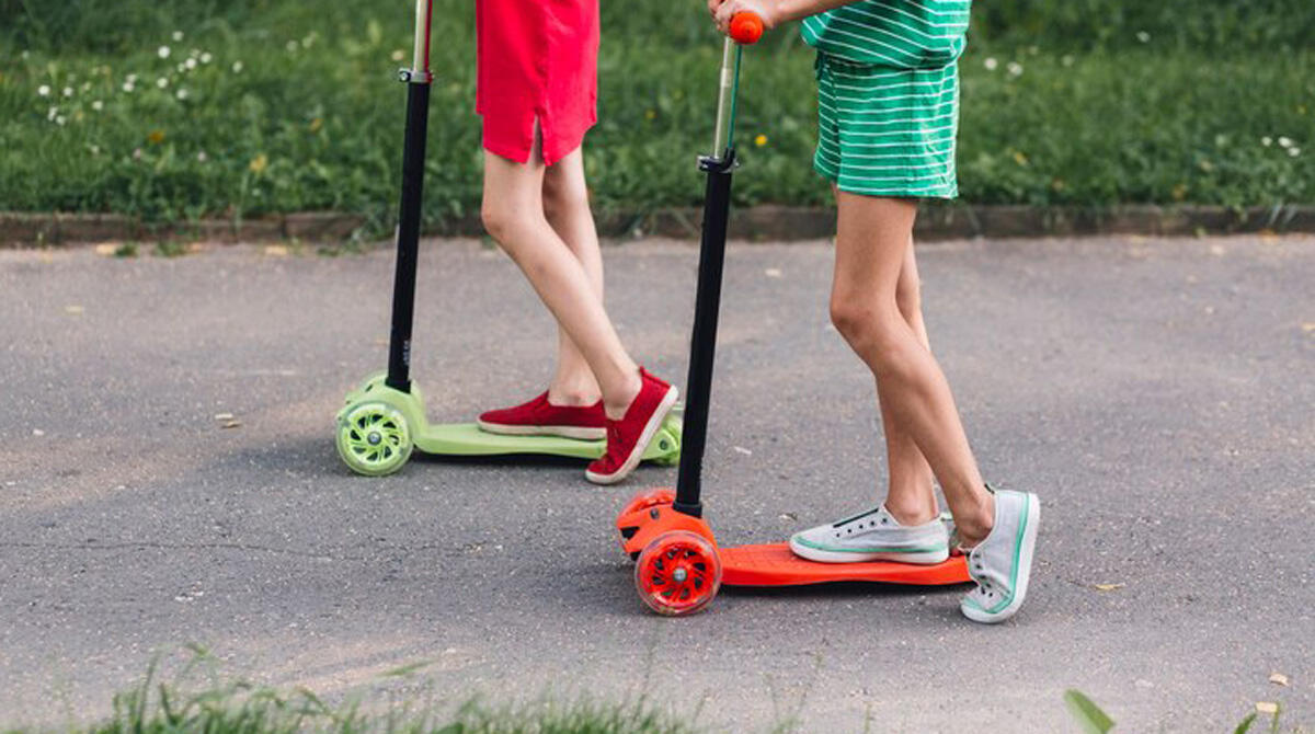 Ruba un monopattino a un bambino, poi minaccia il padre del piccolo: arrestato - REPERTORIO