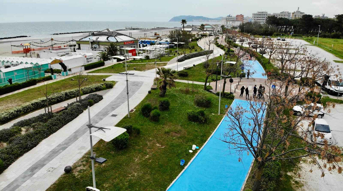 Misano tinge la ciclabile d'azzurro, con lo "zampino" della Formula E - 