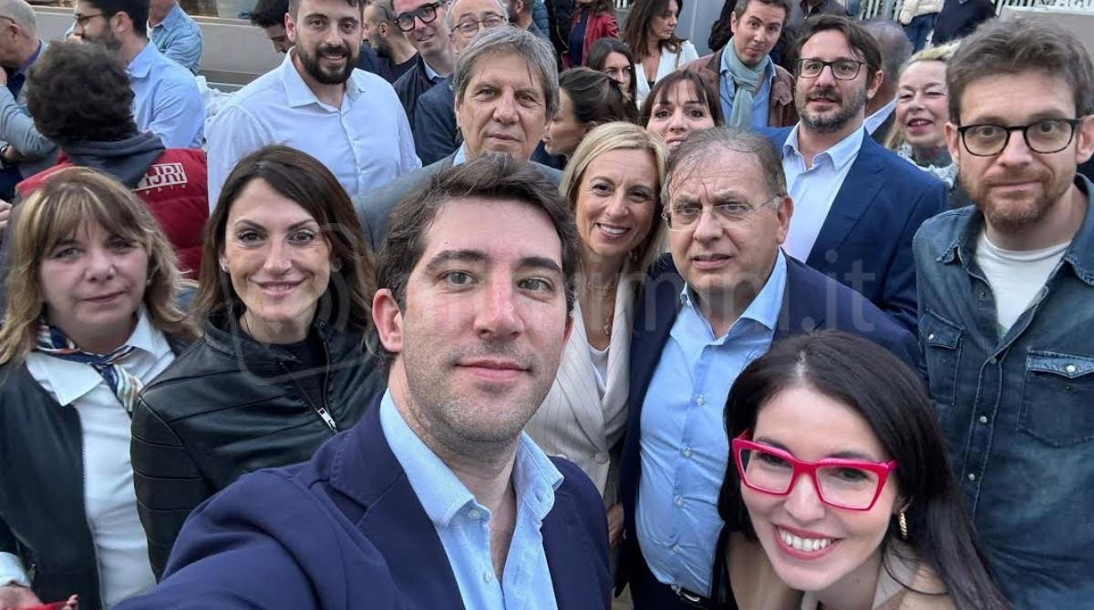In tanti per incontrare il candidato alle Europee Cavedagna (FdI) in visita a Riccione - 