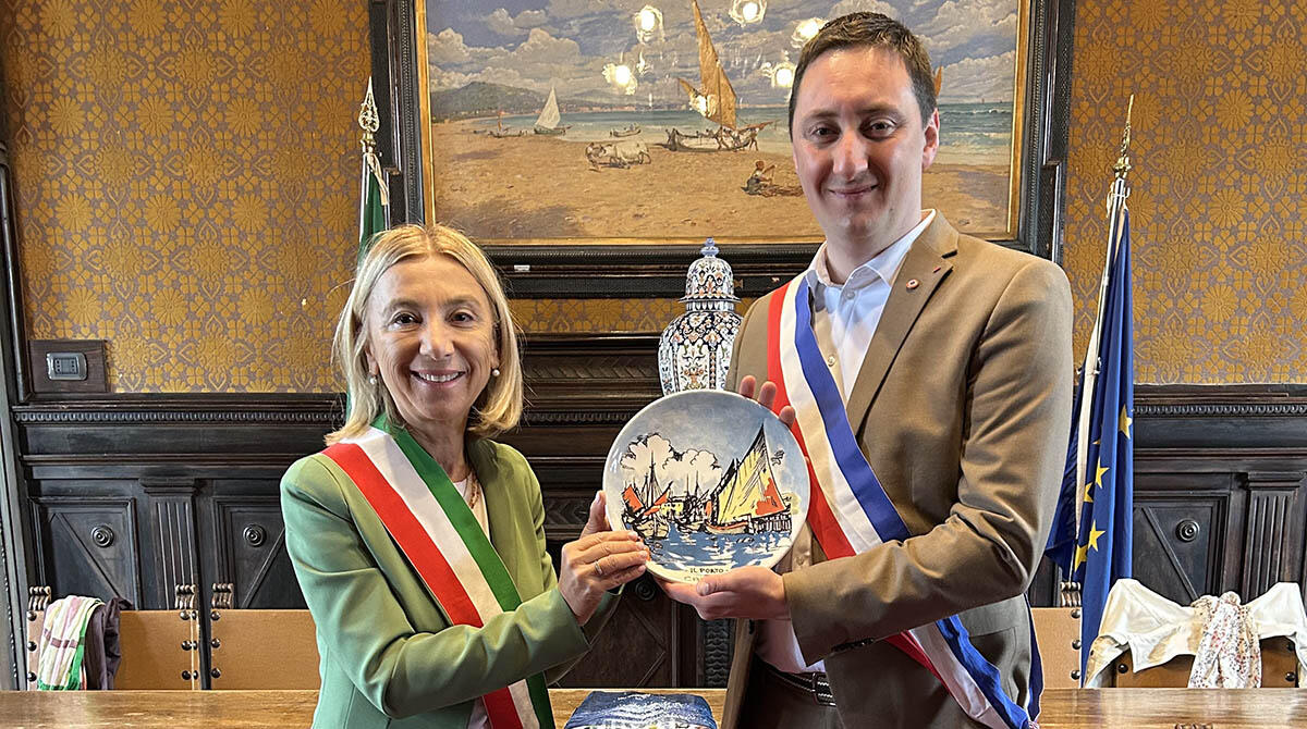 La città francese di Faches-Thumesnil fa visita alla sua "gemella" Cattolica - Sindaca Foronchi con sindaco della città gemella di Faches-Thumesnil