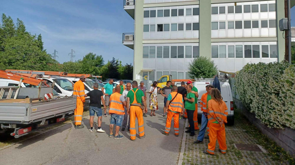 Cotes, una giornata di sciopero con presidio di lavoratori e sindacati - 