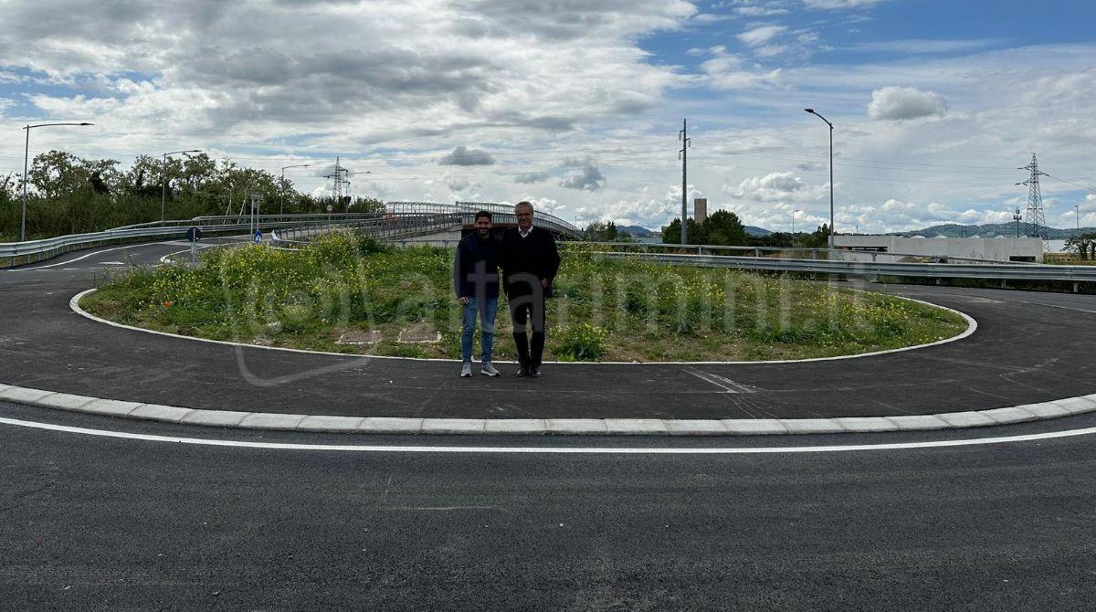 Riccione, completata la rotatoria: riaperto il cavalcavia di viale Venezia - Simone Imola e Roberto Bianchi