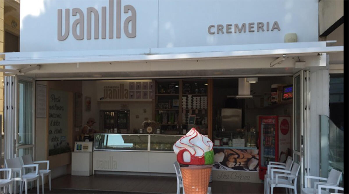 Cresce l'allarme furti a Riccione: terzo colpo in gelateria, nel mirino Cremeria Vanilla - Gli esterni della gelateria