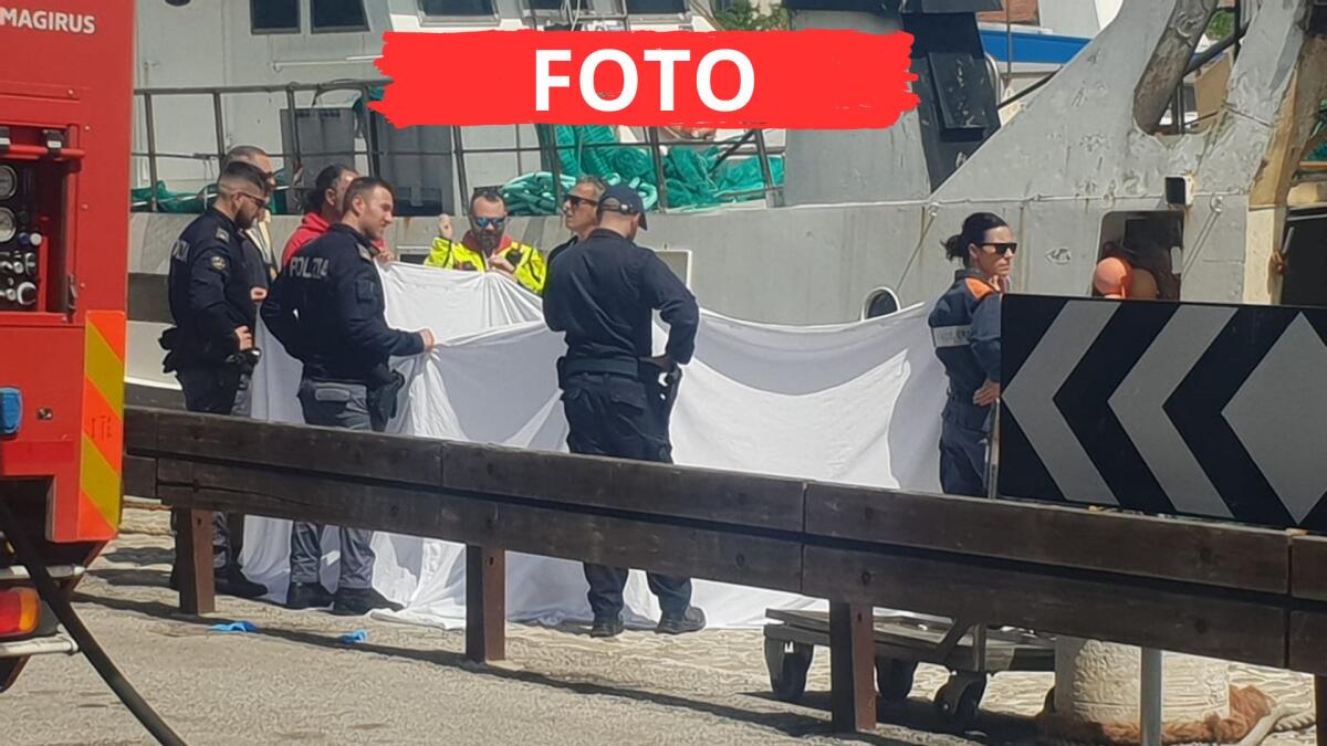 Rimini: auto sprofonda nel porto canale di Rimini. Morto 53enne riminese - All'interno dell'auto finita nel porto canale di Rimini c'era un riminese di 53 anni