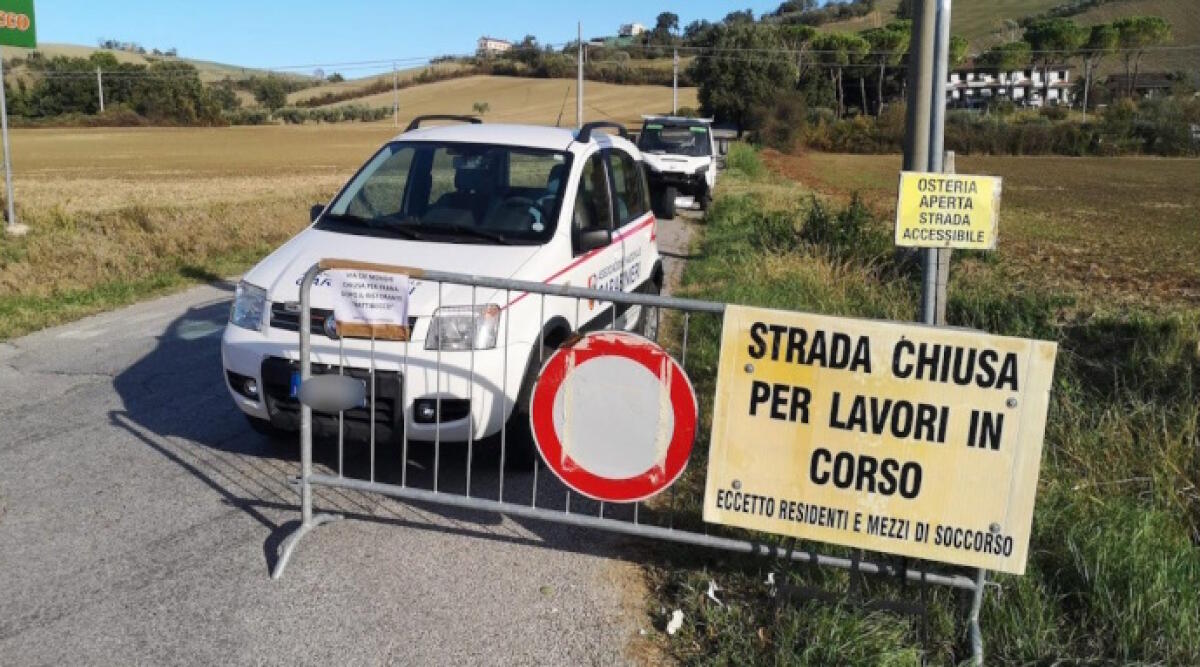 Ripristino, consolidamento e riapertura al traffico di via Ca’ Menghi, a San Clemente - La stada era stata interessata da un evento franoso (repertorio)