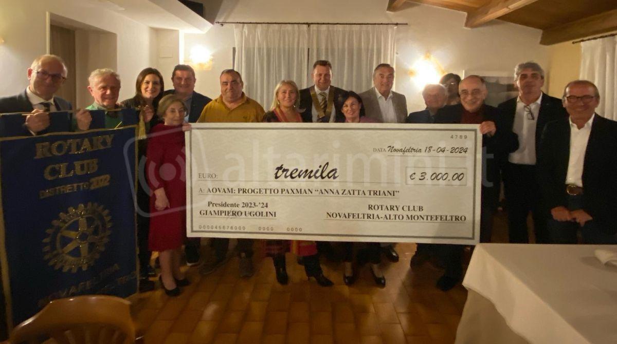 Anche il Rotary contribuisce all'acquisto del casco Paxman per l'ospedale di Novafeltria - La consegna del contributo