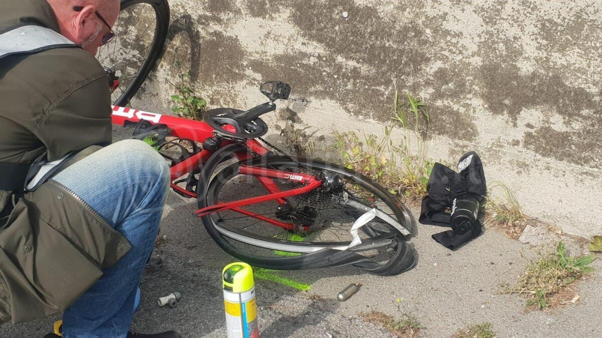 Ciclista investito da pirata della strada al confine con San Marino -