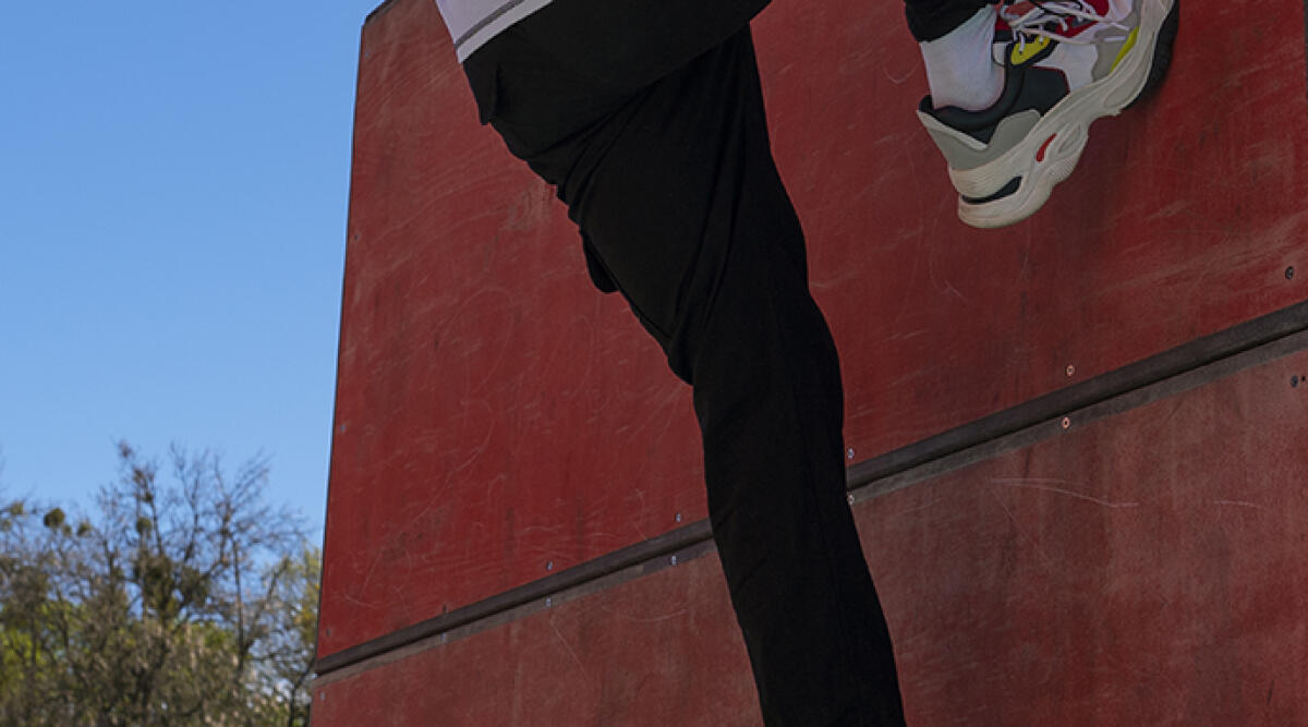 Tenta di entrare nell'appartamento della ex moglie attraverso le grondaie, 47enne indagato per stalking - Foto di repertorio