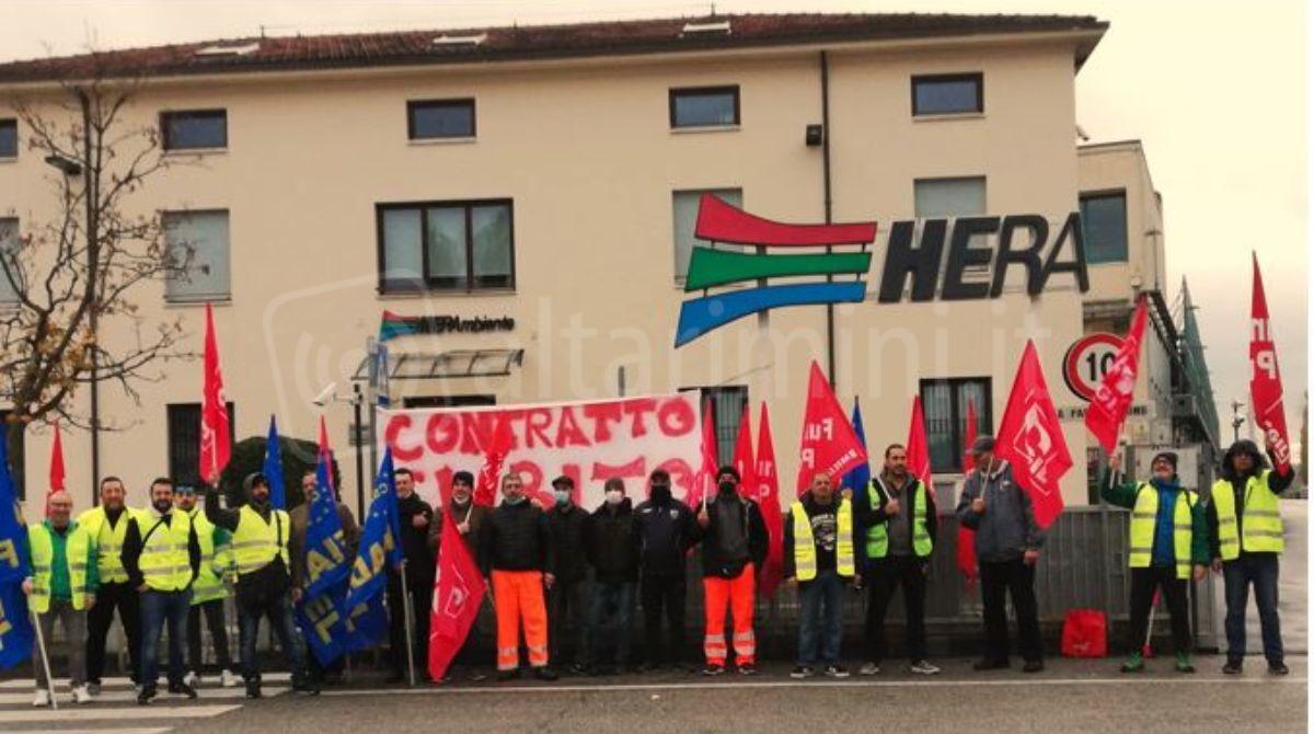 Sciopero dei lavoratori di Hera, presidio a Bologna pullman anche da Rimini - 