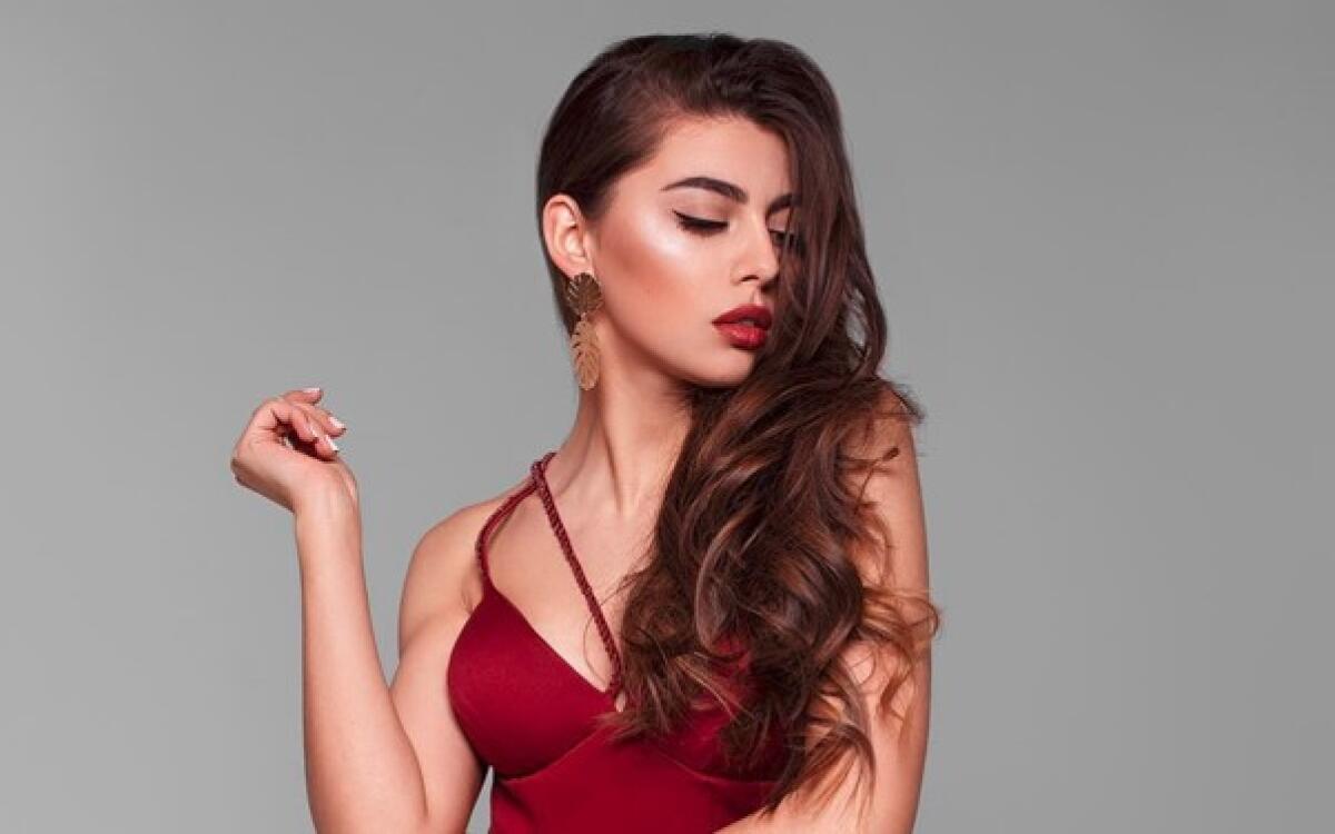 Come prendersi cura dei capelli lunghi? Domande e risposte -