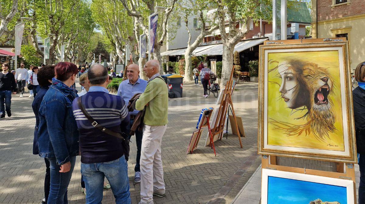 "Isola dei Curiosi": a Bellaria torna il weekend tra mercatini, arte e buon cibo - 