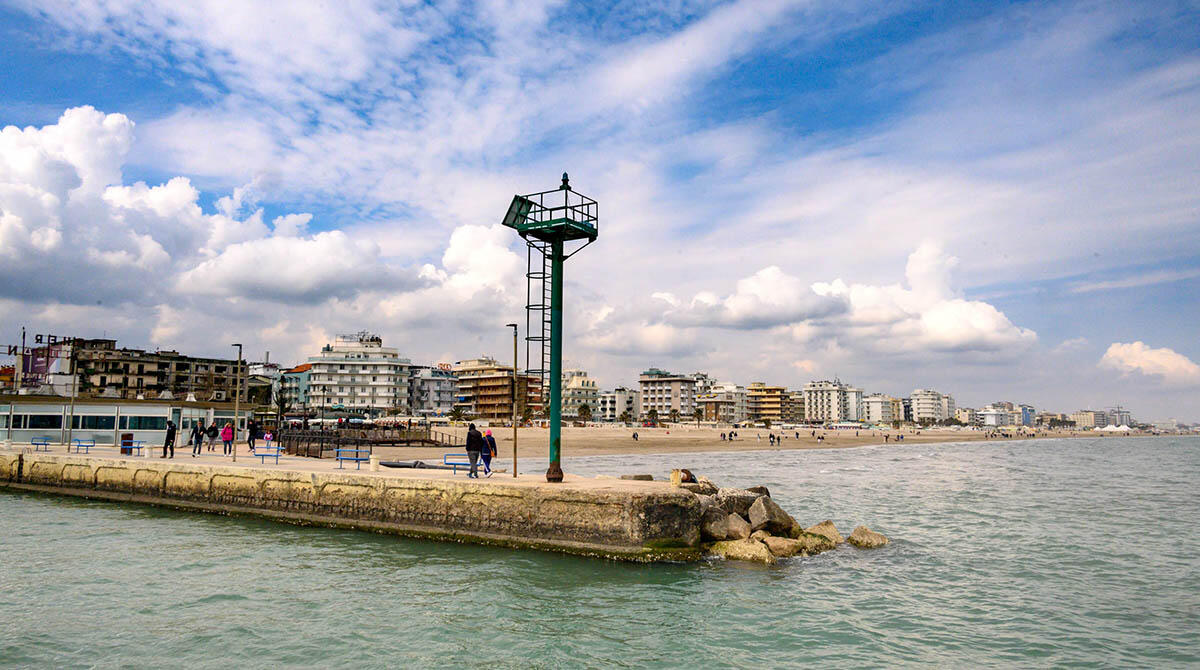 Riccione, cercasi gestore per il servizio di alaggio e varo delle imbarcazioni del porto - Porto di Riccione
