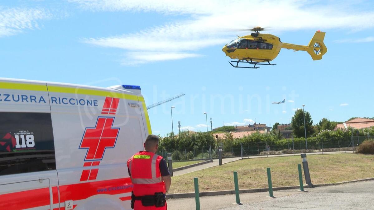 Incidente sul lavoro, operaio in condizioni critiche: sequestrati martello e gomma scoppiata -