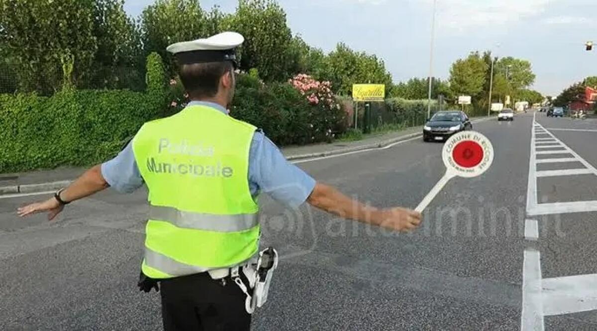 Giro d'Italia a Rimini: chiude la Statale 16, ecco come cambia la viabilità - Municipale ARCHIVIO