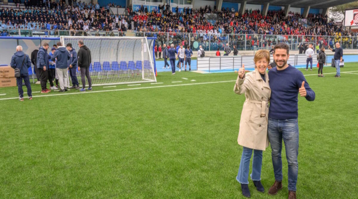 Lo stadio Nicoletti va in gestione: ecco il bando per l’affidamento - La sindaca Daniela Angelini e l'assessore allo Sport Simone Imola