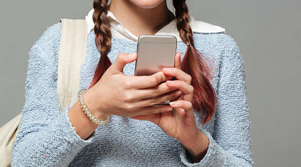 Messaggi espliciti a 15enne: professore delle medie a processo - Foto di repertorio