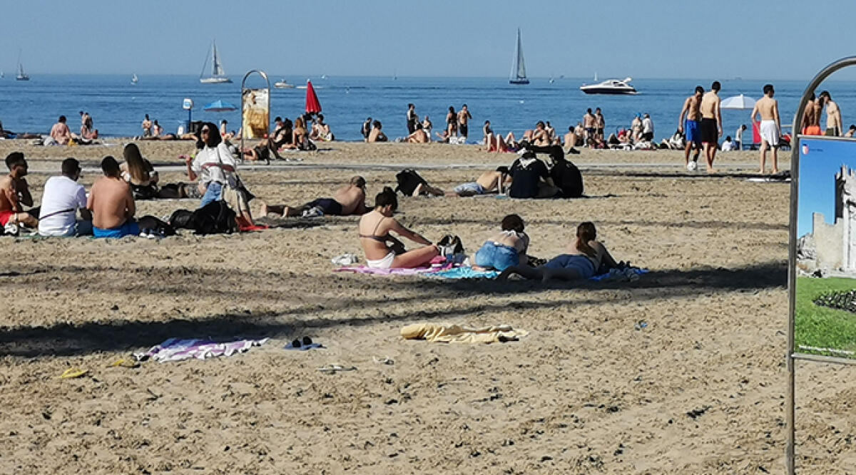 Il mare per tutti: ecco il vademecum per l’estate in spiaggia libera - Spiaggia libera di Rimini (repertorio)