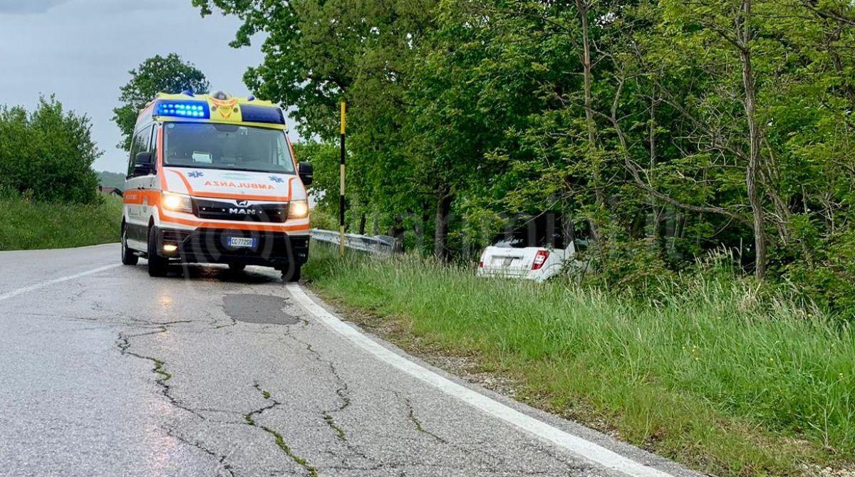 Grande spavento a Sant'Agata Feltria, microcar fuori strada finisce nella scarpata - Il luogo dell'incidente