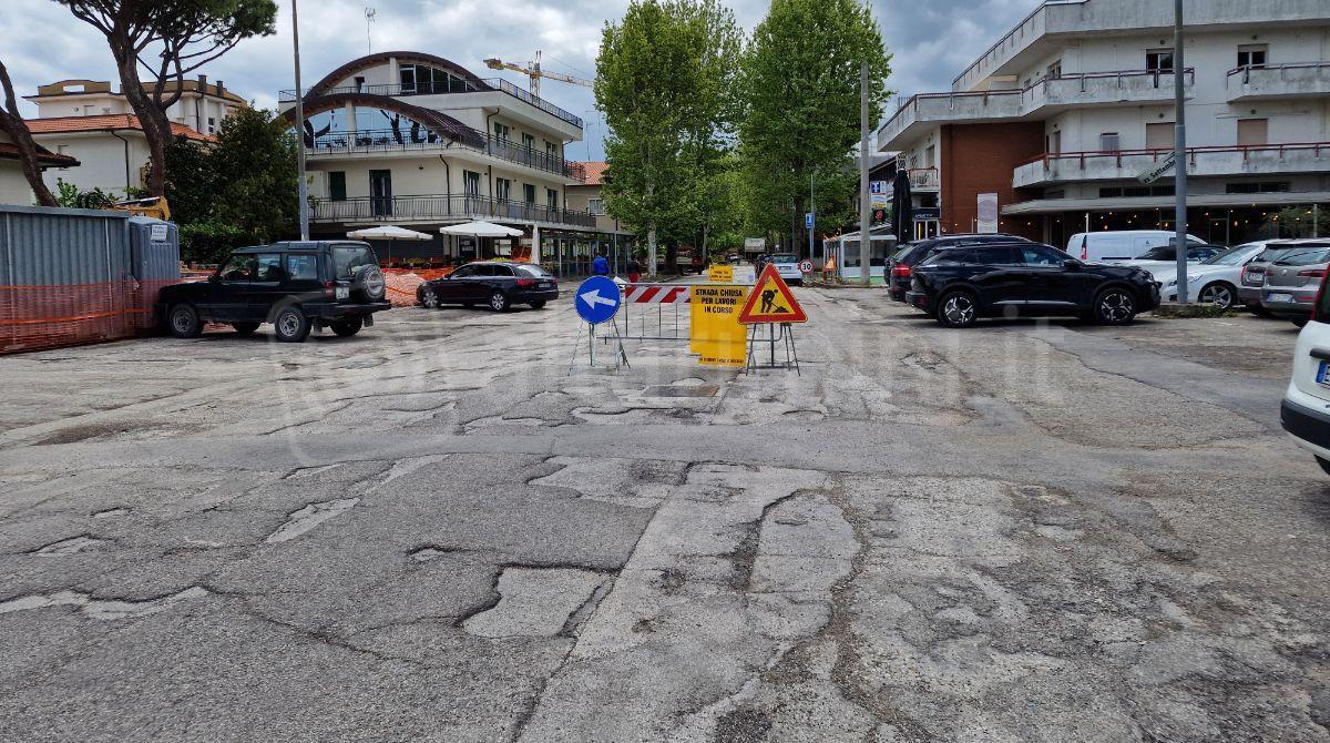 Riccione, lavori in viale Bologna: divieto di accesso per rifacimento del sistema fognario -