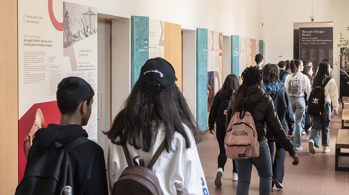 Rimini, meta sempre più ambita per le gite scolastiche: crescono gli accessi nel 2024 - Biennale del Disegno a Rimini