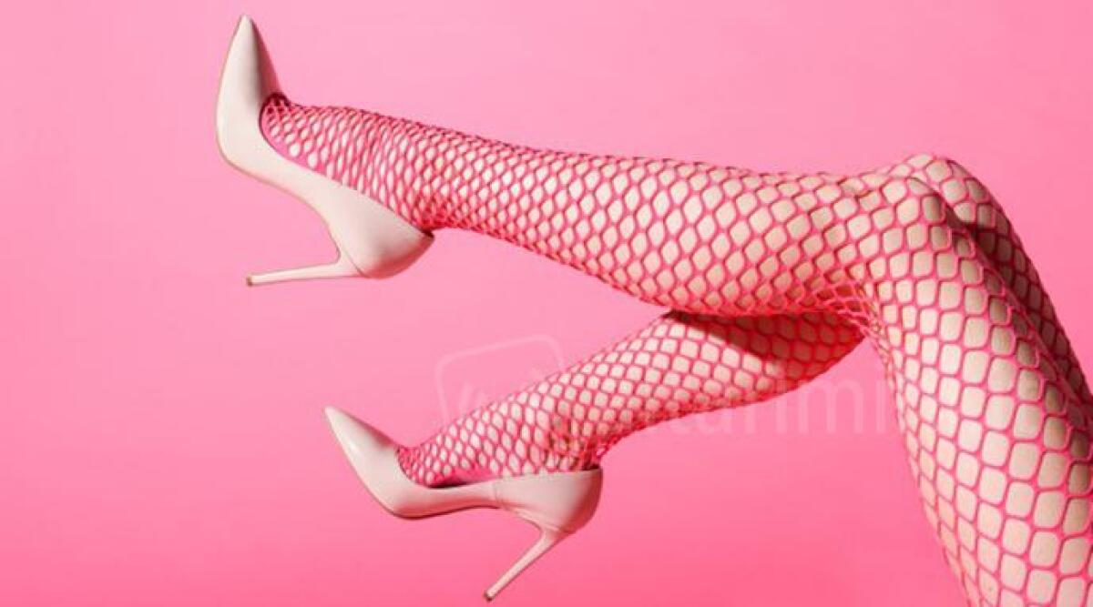 Escort a processo: 5 milioni nascosti al fisco. Lei si è "ritirata" a Dubai - Repertorio