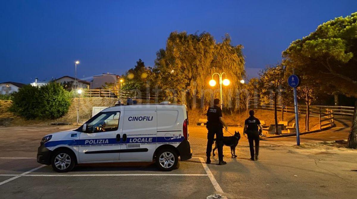 Tenta la fuga in bici sulla linea del Metromare: inseguito dalla Polizia Locale di Riccione - 