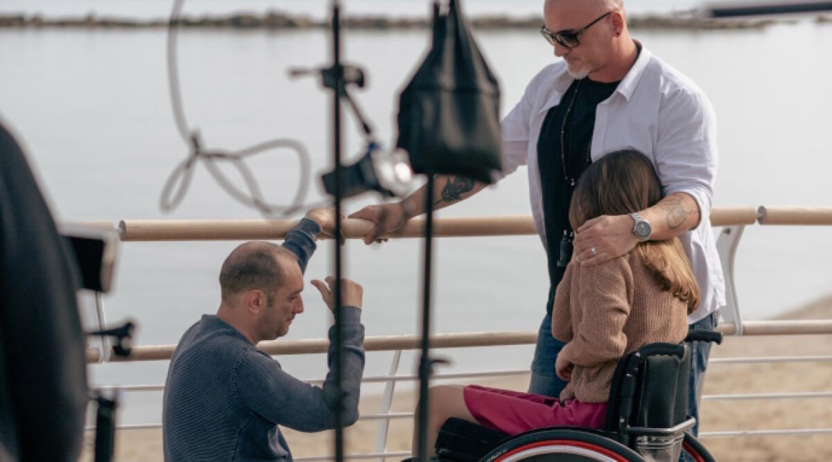“Ancora volano le farfalle”: sugli schermi a Riccione il film del riminese Joseph Nenci - Il regista Nenci durante il backstage