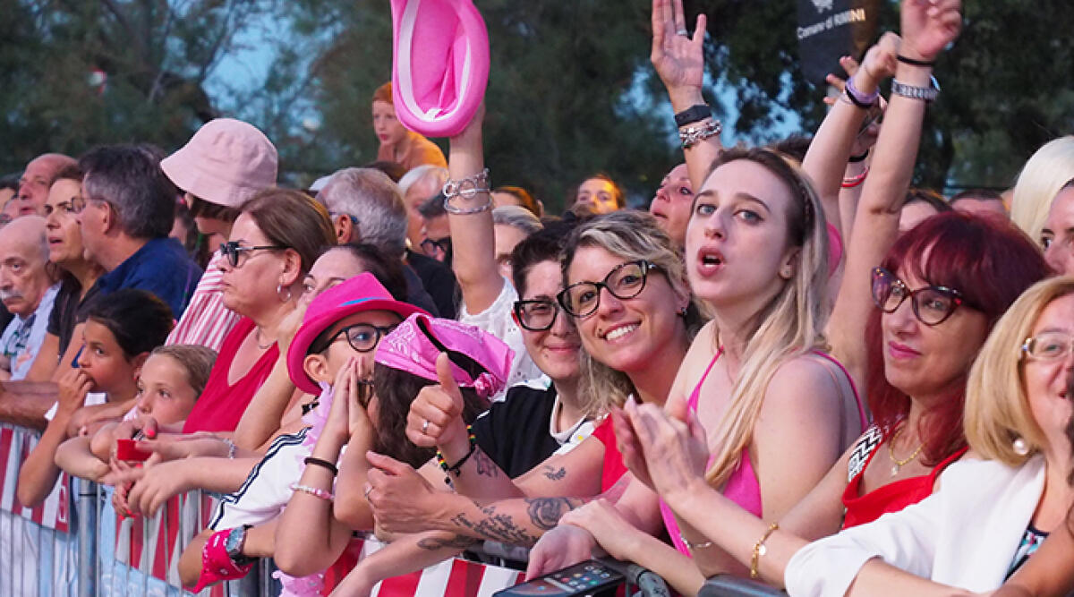 Notte Rosa, la Romagna si prepara a ballare ovunque con "Weekendance" - La Notte Rosa: un weekend di successo