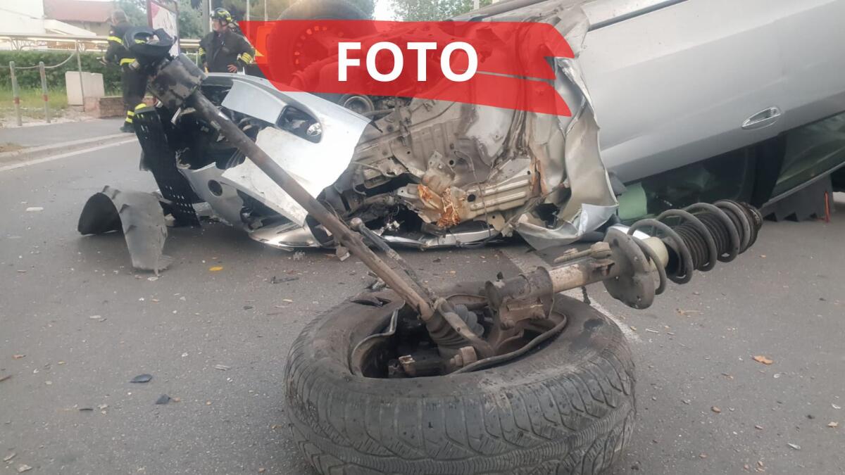 Auto finisce contro un albero e si ribalta: ferito 50enne riminese - Il luogo dell'incidente