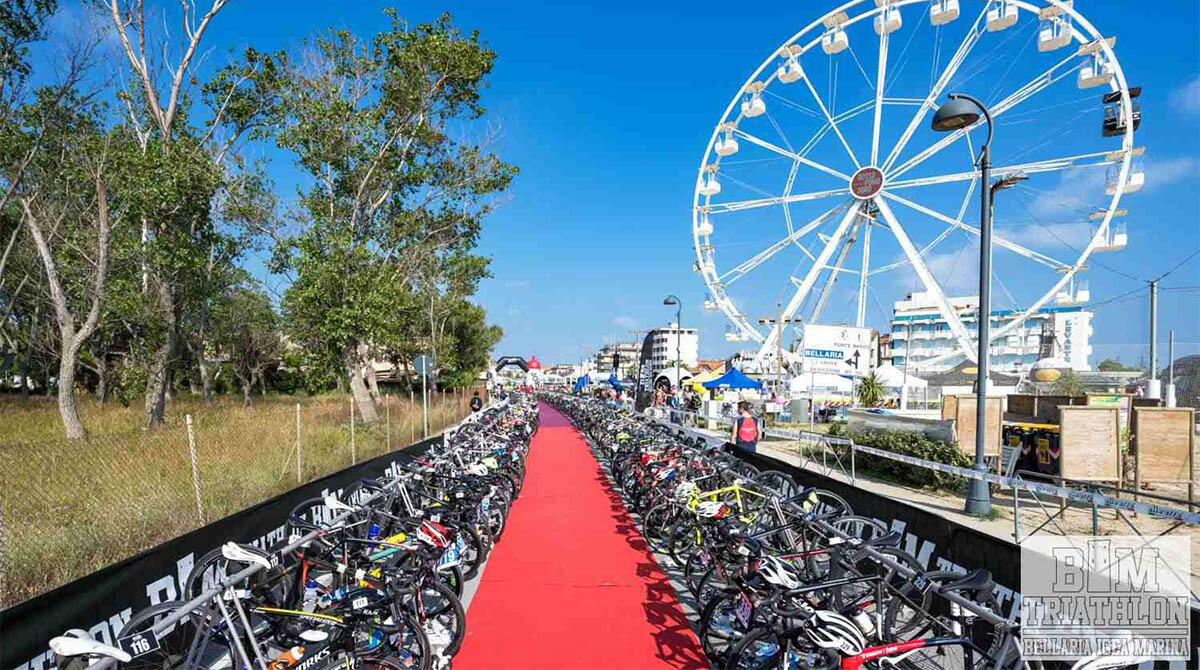 Triathlon, la disciplina più spettacolare torna sulla spiaggia di Bellaria: e con la Family Run si corre per beneficenza -