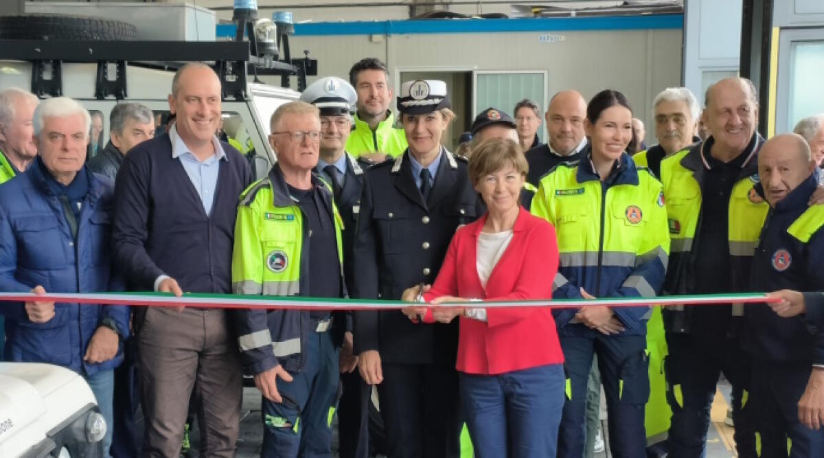 A Riccione inaugurata la nuova ala della sede di Protezione civile “Arcione” - Il taglio del nastro