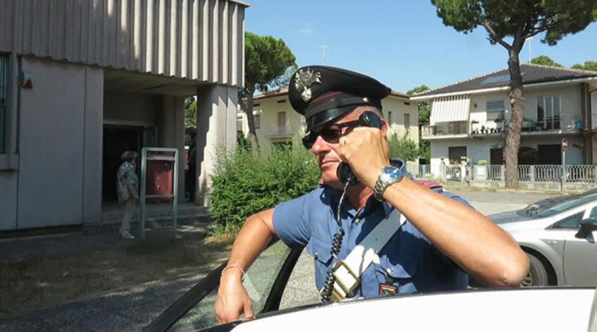 Violento litigio in condominio: elettricista aggredisce con forbici da lavoro - Foto di repertorio