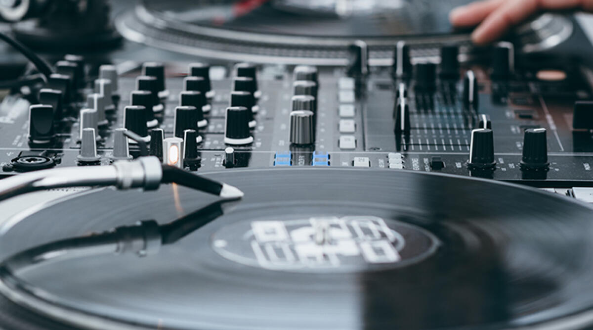 Festa d'Estate al Bar A14 di Riccione con gli storici dj - Foto di repertorio