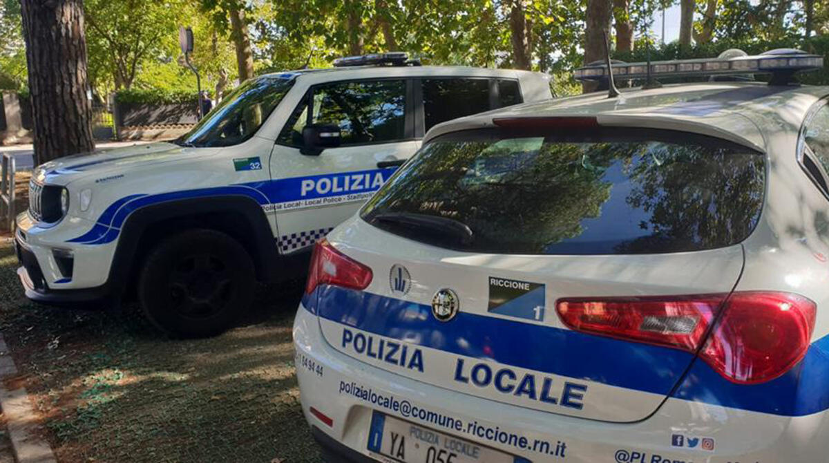 Hotel chiuso perché inagibile, ma all'interno in due sorpresi a bivaccare - Polzia locale (Archivio)