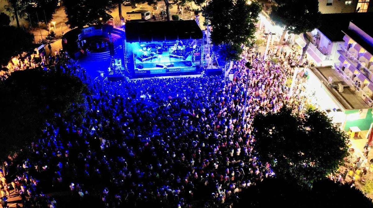 Raf per la Notte Rosa, tanto sport e ballo: Misano svela il cartellone di eventi estivi - Notte Rosa a Misano ARCHIVIO